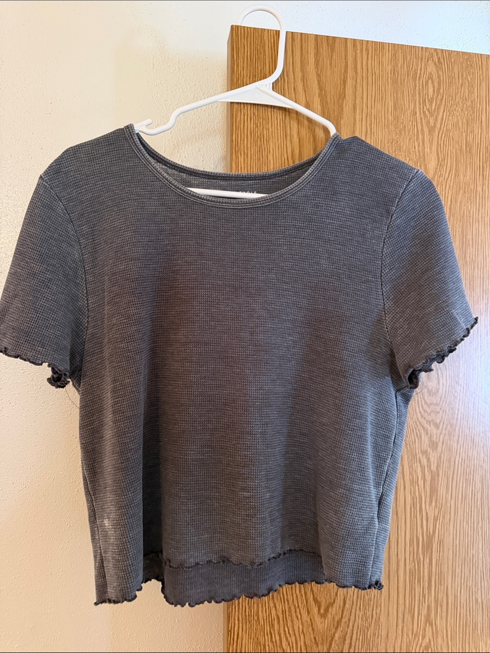 AMERICAN EAGLE Classic Ribbed Crewneck Crop Top - Gray